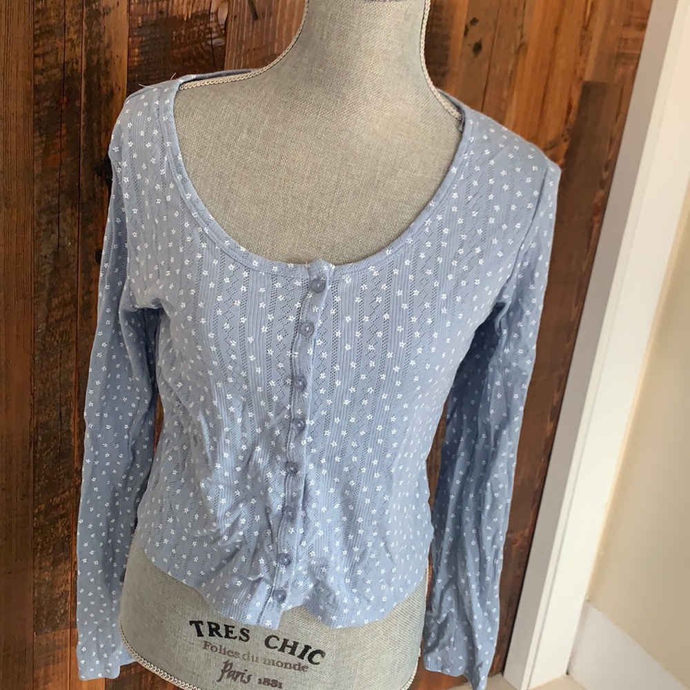 Light buttoned long sleeve